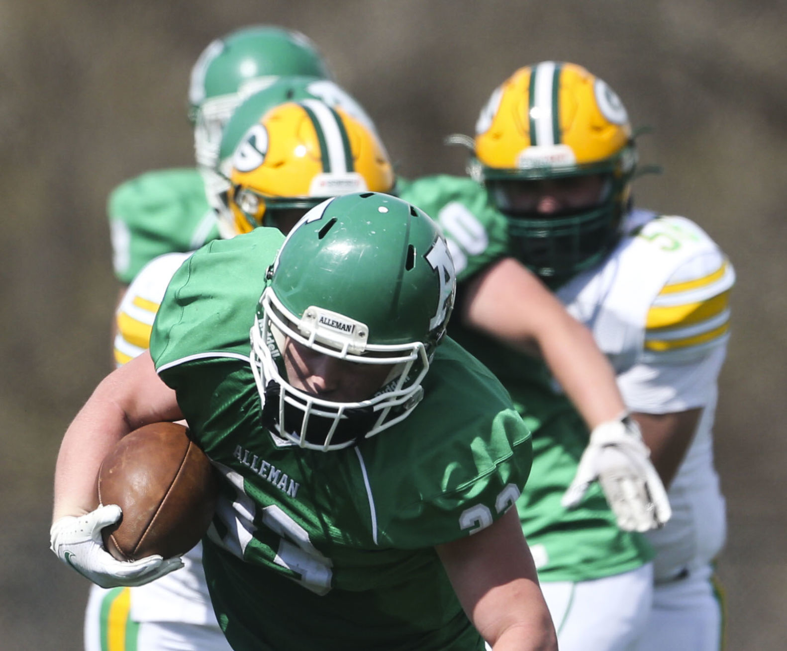 040521-qc-spt-gen-alleman-fball-23.JPG